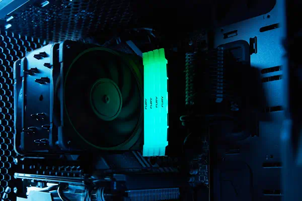 16 Go 3600 MT/s DDR4 CL16 DIMM 1Gx8 FURY Renegade RGB - Kingston - Mémoire - visuel 7