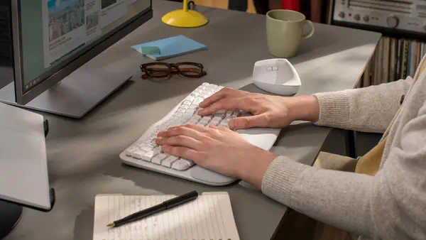 Logitech 920-012284 clavier Bureau RF sans fil + Bluetooth QWERTZ Allemand Blanc - Clavier - visuel 8