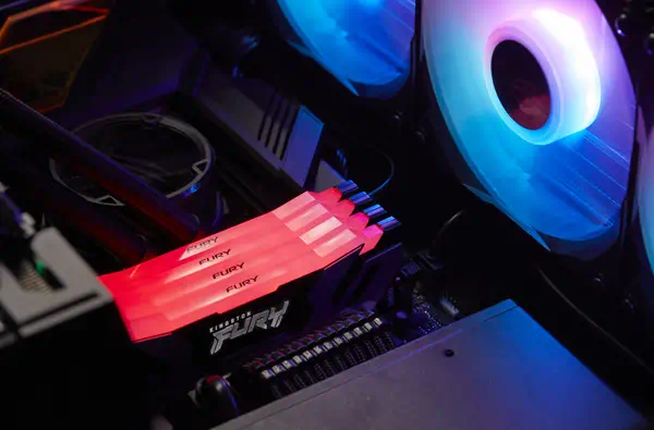 32Go 7600MT/s DDR5 CL38 DIMM (Kit de 2) FURY Renegade RGB XMP - Kingston - Mémoire - visuel 7