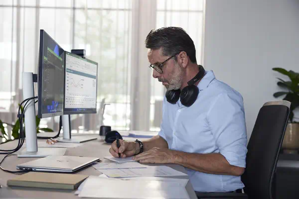 Micro-casque Poly Voyager Surround 80 UC USB-C certifié Microsoft Teams + adaptateur USB-C/A - Casque Micro - visuel 6