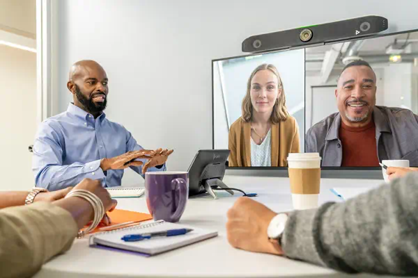 Barre de visioconférence tout-en-un Poly Studio X52 avec kit de contrôleur TC10 - Visioconférence - visuel 3