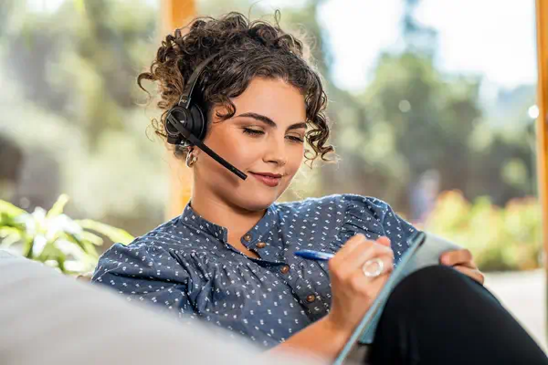 Micro-casque Poly Savi 8210 DECT UC USB-A 1880-1900 Poly - visuel 1 - hello RSE - Assurez la confidentialité de vos conversations