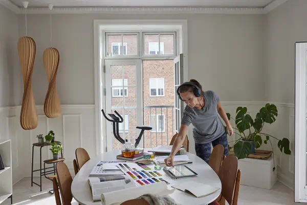 Micro-casque Poly Voyager Surround 85 UC USB-C + adaptateur USB-C/A + base de chargement - HP - Casque Micro - visuel 5