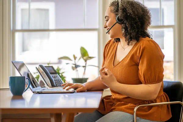 Micro-casque Poly Voyager 4320 certifié Microsoft Teams USB-C +dongle BT700 - Casque Micro - visuel 5