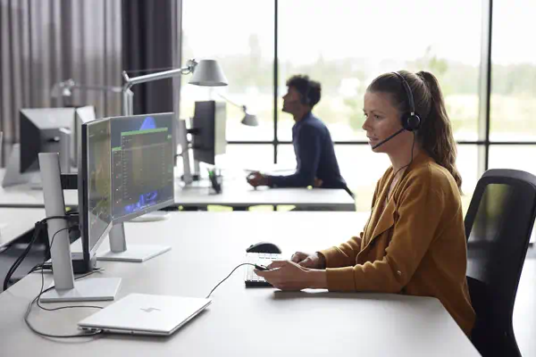 Micro-casque Poly EncorePro 525 Certifié pour Microsoft Teams HP - visuel 1 - hello RSE - Micro antibruit