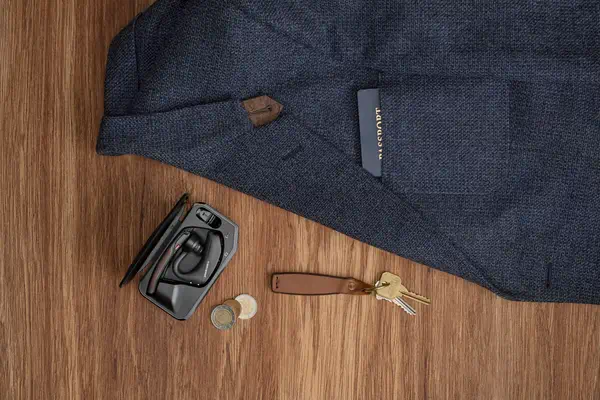 POLY Voyager 5200 USB-A Bluetooth Headset +BT700 dongle Poly - visuel 1 - hello RSE - Technologie Smart Sensor