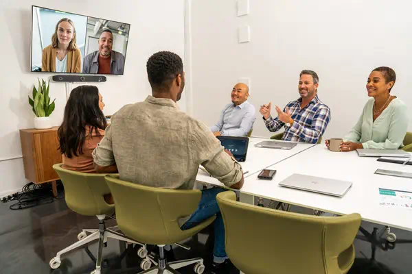 HP Poly Studio X52 All-In-One Video Bar No Poly - visuel 1 - hello RSE - Choisissez la façon dont vous rejoignez un appel