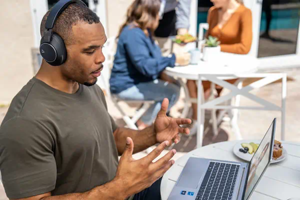 Micro-casque Poly Voyager Surround 80 UC USB-C + adaptateur USB-C/A - Casque Micro - visuel 10