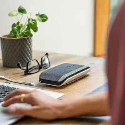 Poly Sync 20+ USB-C Speakerphone Poly - visuel 1 - hello RSE - Audio full-duplex