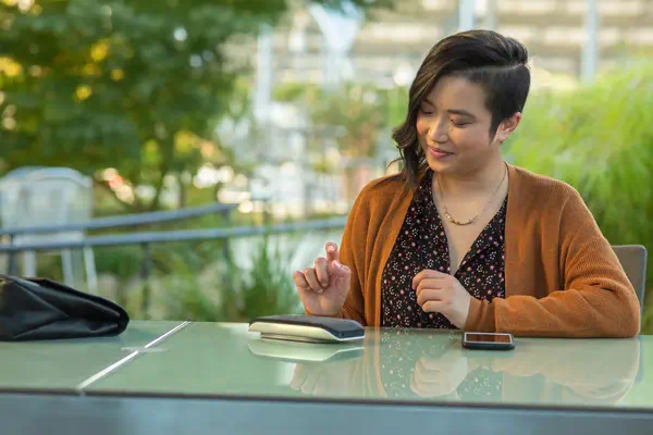 Haut-parleur Poly Sync 20+ USB-C Certifié Microsoft Teams Poly - visuel 1 - hello RSE - Connectivité sans fil