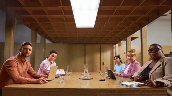 HP EliteBook 860 G10 Intel Core i7-1355U 16p HP - visuel 1 - hello RSE - LAN sans fil rapide et efficace