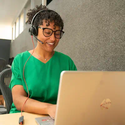 Micro-casque Poly Blackwire 8225 stéréo USB-C certifié Microsoft Poly - visuel 1 - hello RSE - Maintenez le cap
