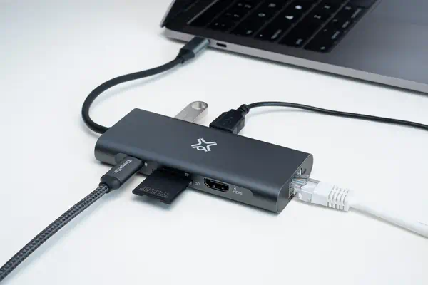XtremeMac XWH-HUB8-13 hub & concentrateur USB Type-C 40000 Mbit/s Gris - Switchs et Hubs - visuel 8