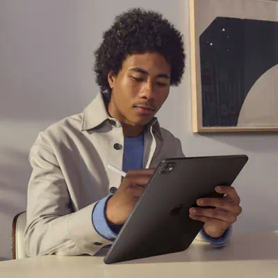 Apple iPad Pro - Tablette Android Apple - visuel 1 - hello RSE - Puce à réaction.