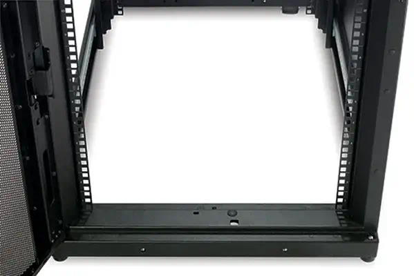 APC NetShelter SX 48U Noir APC - visuel 1 - hello RSE - Rails de montage réglables à éléments de fixation imperdables et alignement rapide