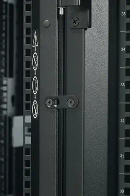 APC NetShelter SX 48U Noir APC - visuel 1 - hello RSE - Support de levage intégré dans ossature d'armoire