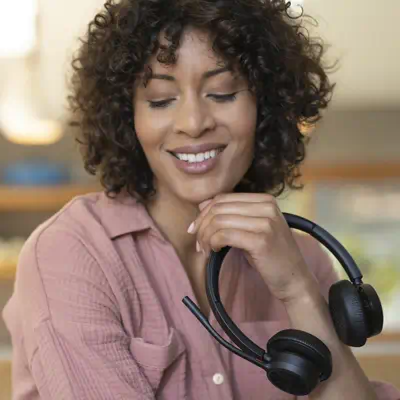 Micro-casque Poly Voyager 4320-M + câble USB-A vers Poly - visuel 1 - hello RSE - Gestion simplifiée avec Poly Lens