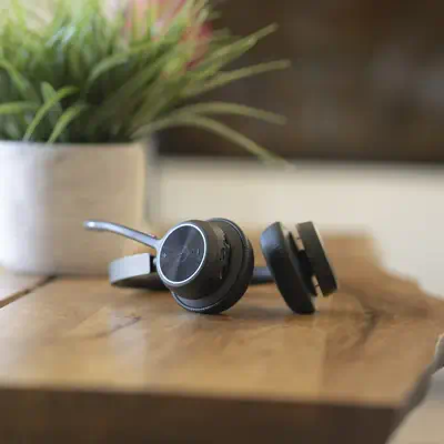 Micro-casque Poly Voyager 4320-M + câble USB-A vers Poly - visuel 1 - hello RSE - Certifié pour Microsoft Teams