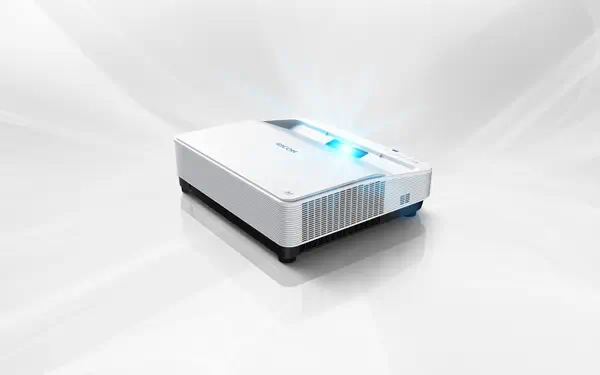 Ricoh PJ UHL3660 Projecteur à focale ultra courte Ricoh - visuel 1 - hello RSE - Technologie de projection avancée