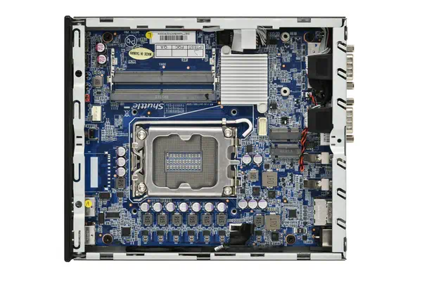 Slim PC DH770 , S1700, 2x HDMI, 2x DP , 2x 2.5G LAN, 2x COM, 8x USB, 1x 2.5", 2x M.2, fonctionnement - Shuttle - Barebone - visuel 6