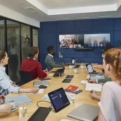 Barre de visioconférence tout-en-un Poly Studio X72 Poly - visuel 1 - hello RSE - Concentrez-vous sur la conversation