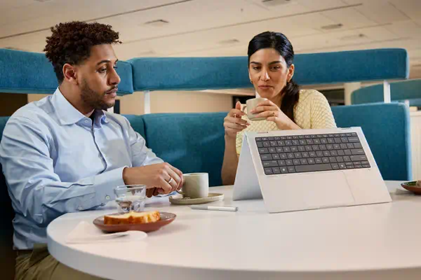 HP EliteBook X Flip G1i Intel Core Ultra HP - visuel 1 - hello RSE - La puissance d'Intel pour les PC IA nouvelle génération