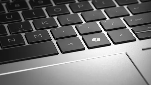 HP EliteBook 860 G11 Intel Core Ultra 7 HP - visuel 1 - hello RSE - HP recommande Windows 11 Professionnel pour les entreprises