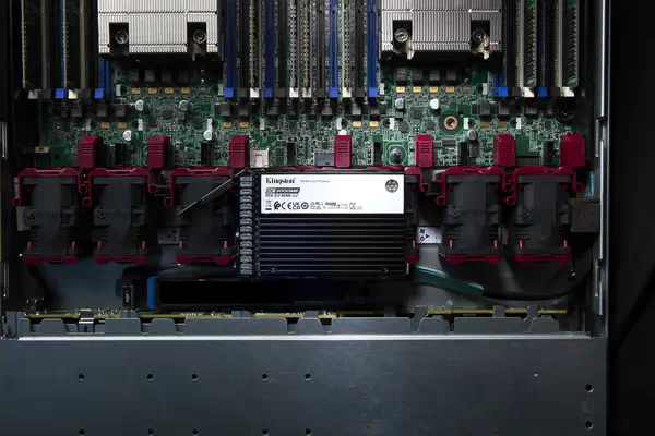 7,68TB DC3000ME U.2 PCIe 5.0 NVMe TCG Opal Enterprise SSD - Kingston - Disque dur SSD - visuel 9