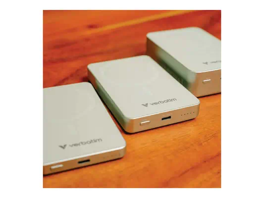 VERBATIM CHARGE N GO ESSENTIALS POWER BANK MAGNETIC WIRELESS 5000MAH GREEN WCF (P) - Verbatim - Câble USB - visuel 3