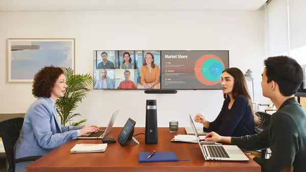 Barre de visioconférence tout-en-un Poly Studio X32 Poly - visuel 1 - hello RSE - Votre meilleur profil, à chaque fois