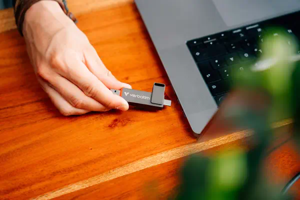 Verbatim Dual QuickStick lecteur USB flash 128 Go USB Type-A / USB Type-C 3.2 Gen 1 (3.1 Gen 1) Gris - Adaptateur stockage - visuel 3