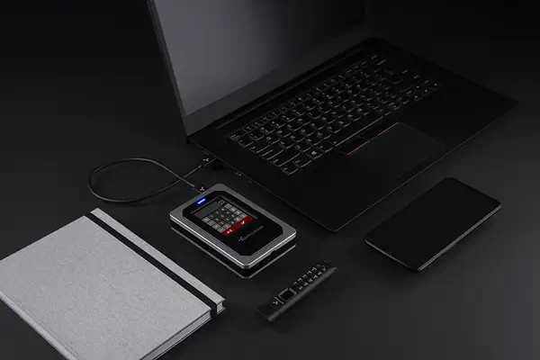 DataLocker DL4 FE 7,6 To USB Type-C 3.2 Gen 1 (3.1 Gen 1) Aluminium, Noir - Disque dur SSD - visuel 7