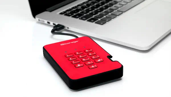 diskAshur2 256-bit 512GB USB 3.2 secure encrypted solid-state drive - Red IS-DA2-256-SSD-512-R - iStorage - Disque dur SSD - visuel 6