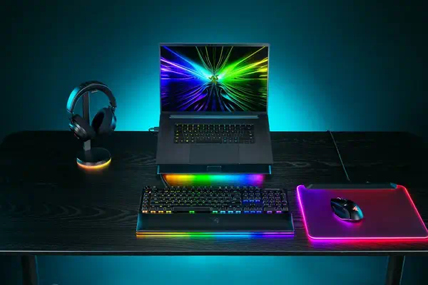 Razer RC21-02300100-R3GW système de refroidissement pour ordinateurs portables 45,7 cm (18") Noir - Autre Accessoire pour portable - visuel 4