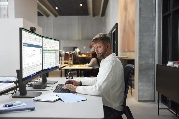 HP Series 3 Pro 27 inch FHD Monitor HP - visuel 1 - hello RSE - Height and Tilt Adjust