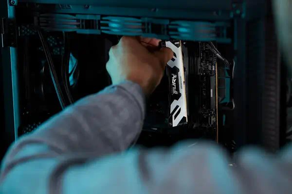 24 Go 8000 MT/s DDR5 CL38 DIMM FURY Renegade Silver - Kingston - Mémoire - visuel 9