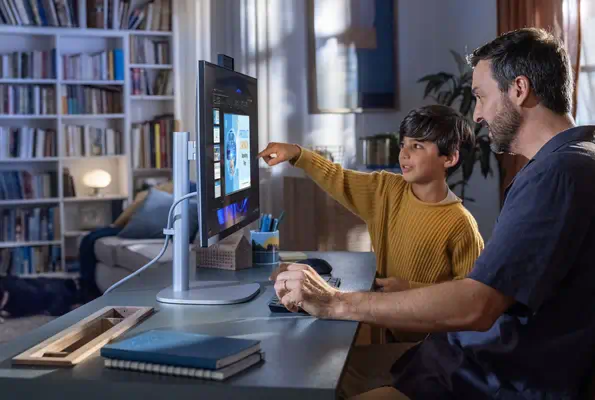 EliteStudio 8 All-in-One G1i 23.8 inch Desktop AI HP - visuel 1 - hello RSE - Accélérez les principes de base de la gestion informatique