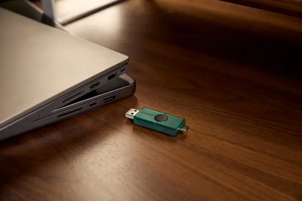 128 Go USB-A + USB-C 3.2 Gen 1 DataTraveler DuoG2 - Kingston - Adaptateur stockage - visuel 9