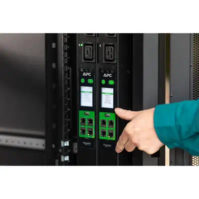EASY rack PDU 3,7 kw mesuré, 0U,monophasé 230V, 16A, 18C13, 3C19, NMC3 - APC - Boitier d'alimentation - visuel 2