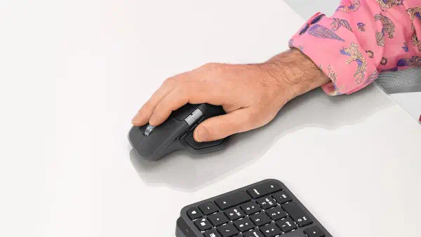 Souris Logitech 910-007577 livraison gratuite - Travaillez en toute simplicité sur tous vos appareils Apple