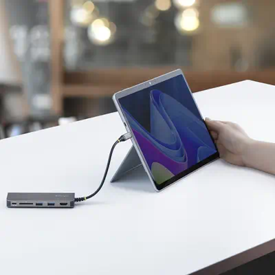 Adaptateur Multiport USB-C vers HDMI, Recharge PD 140W, 4K 60Hz, Hub USB 3 Ports 10 Gbps, Lecteur de - StarTech - Station d'accueil pour portable - visuel 6