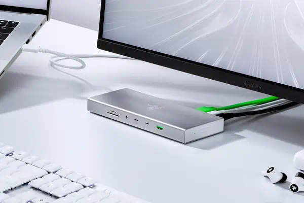 Razer USB 4 Dock USB Type-C 10000 Mbit/s Argent - Accessoire composant - visuel 6