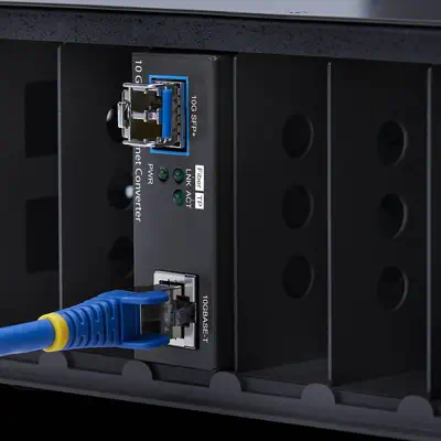 Convertisseur de Média Fibre Optique 10 GbE SFP+, 10 Gigabit Ethernet RJ-45 vers 10GBASE-X SFP+, Mon - StarTech - Carte Réseau - visuel 4