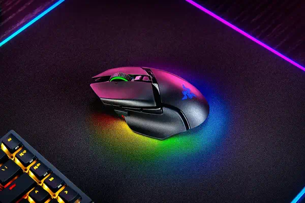 Razer Basilisk V3 Pro souris Droitier RF Wireless + Bluetooth + USB Type-C Optique 30000 DPI - Dispositif pointage - visuel 4