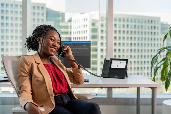 Téléphone multimédia professionnel Poly CCX 600 pour Microsoft Teams et compatible PoE - HP - Visioconférence - visuel 3