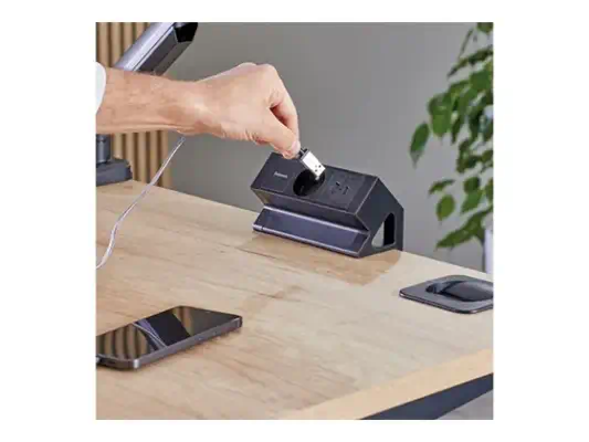 FELLOWES PRISE POUR BUREAU ÉLECTRIQUE TYPE E - NOIR Équipé de 1 x prise de courant 230v 1 x port USB - Fellowes - Accessoire Onduleur - visuel 3