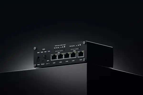 Teltonika RUTM52 routeur sans fil Gigabit Ethernet Bi-bande (2,4 GHz / 5 GHz) 5G Noir - Routeur - visuel 7