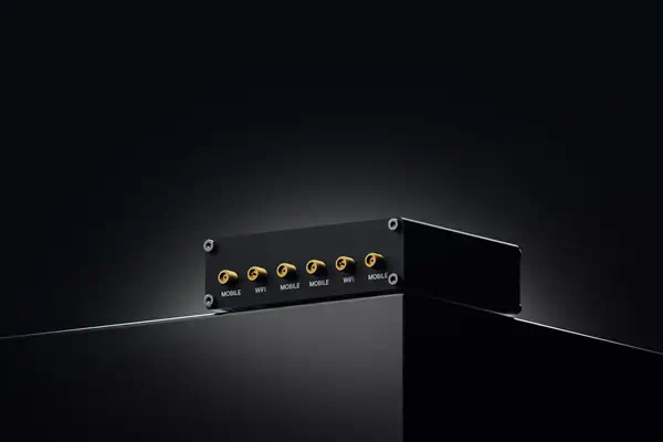 Teltonika RUTM30 routeur sans fil Gigabit Ethernet Dual-band (2.4 GHz / 6 GHz) 5G Noir - Routeur - visuel 8