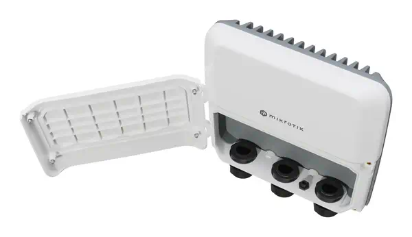 Mikrotik RB5009UPr+S+OUT Routeur connecté 2.5 Gigabit Ethernet, Gigabit Ethernet Blanc - visuel 3