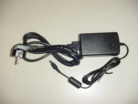 Elo Touch Solutions E571601 adaptateur de puissance & onduleur Intérieure 50 W Noir - Chargeur et alimentation - visuel 1